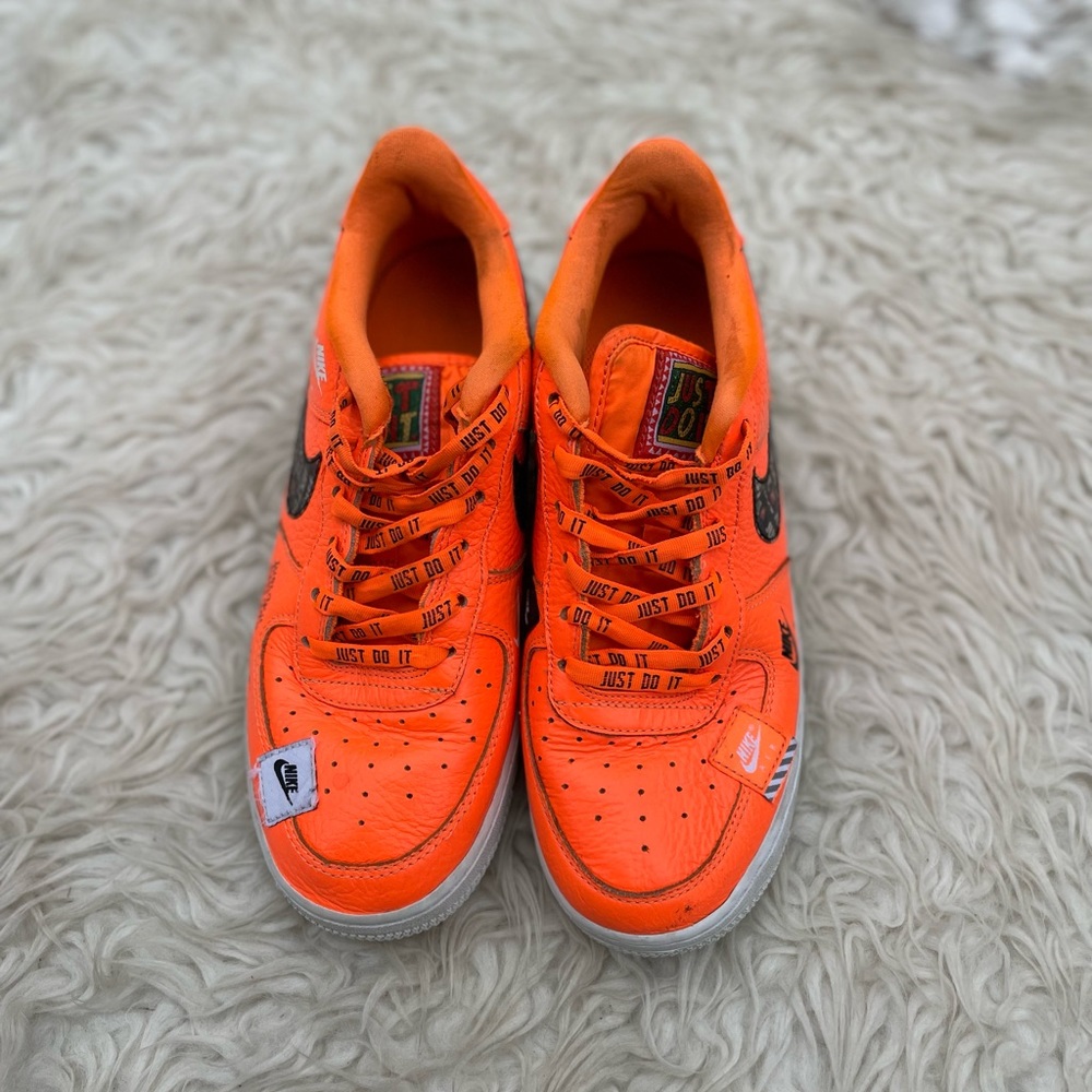Nike tennis shoes